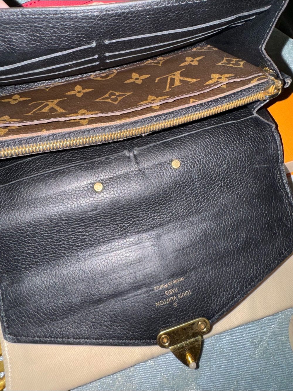 Louis Vuitton Black & Brown Wallet with Gold Hardware & crossbody chain - Picture 4 of 10